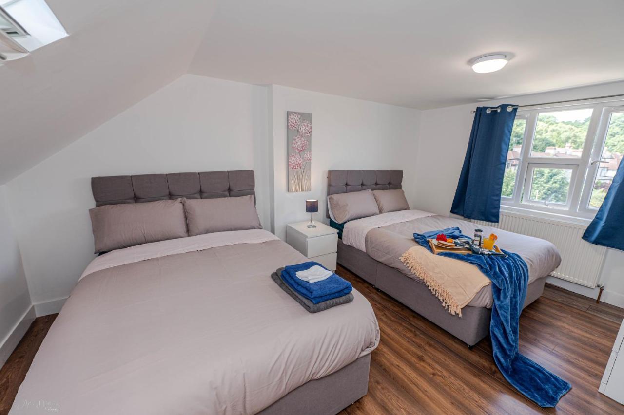 4 Bedrooms,2 Bathrooms House With Free Parking Plumstead  Esterno foto